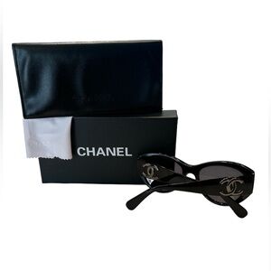 Acetate Butterfly Large CC Sunglasses Black with Dark Gray Logo